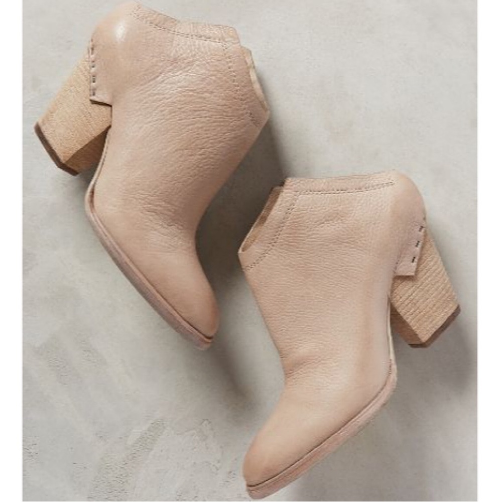 Dolce Vita Haku Booties in taupe